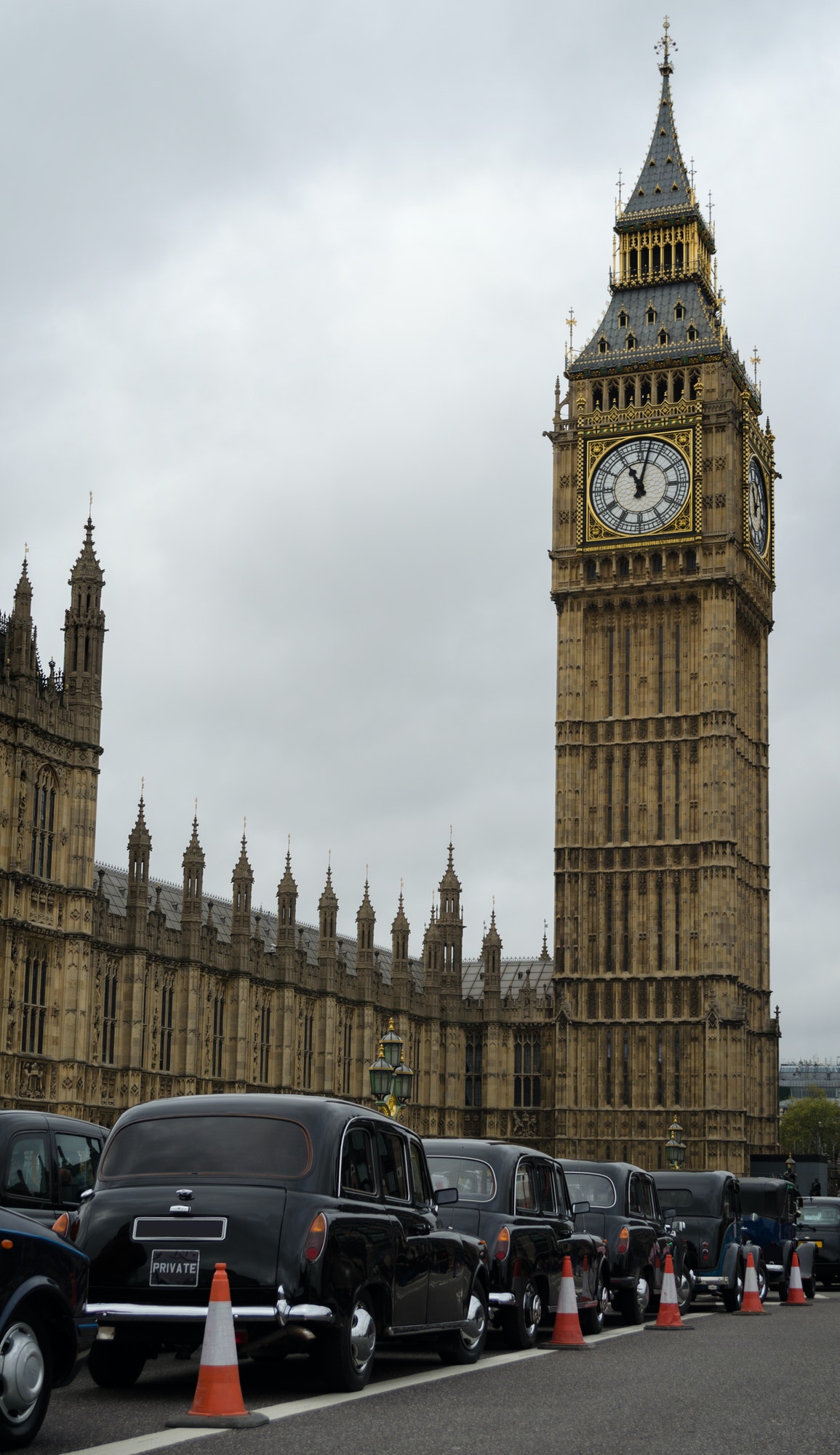 Big Ben and London taxi cabs